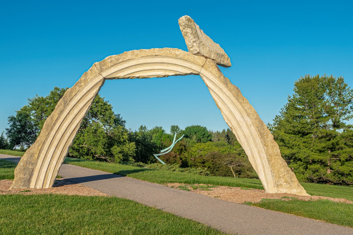 Stone arch sculpture